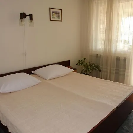 Rato Apartman *