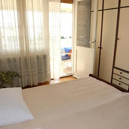 Rato Apartman *